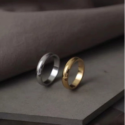 Anelli In Acciaio Inossidabile Lucidato Oro E Argento Superficie Liscia Minimalista Gioielli Di Moda Per Donne