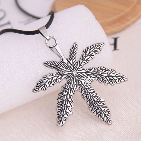 Retro Leaf Pendant Necklace Alloy Rhinestone Inlaid Vintage Silver Color Jewelry For Men With Black Woven Cord