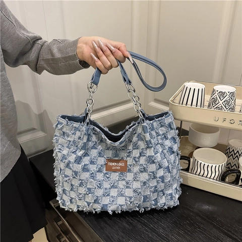 Borsa Tote In Denim A Scacchi Retrò Con Bordi Sfrangiati Tracolla A Catena In Metallo Grande Capacità Moda Casual Per Donne