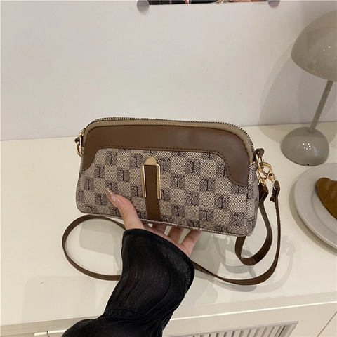 Women Retro Monogram Crossbody Bag Vintage PU Leather Contrast Color Shoulder Bag With Gold Hardware Small Square