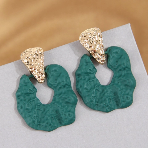 Unregelmäßige Geometrische Tropfenohrringe Legierung Hammerschlag Gold Top Bunte Harz Lava Textur Statement Schmuck Damen Vintage