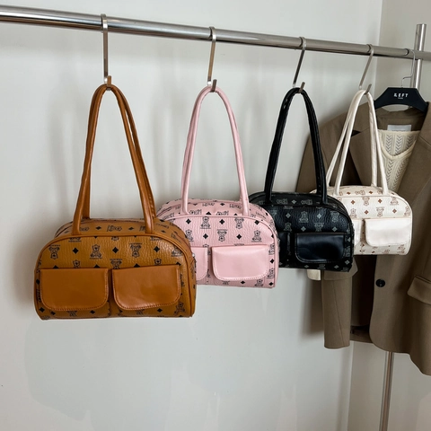 Borsa a Tracolla da Donna Retro con Monogramma Orso in Pelle PU Boston Handbag con Tasche Anteriori Casual Tote