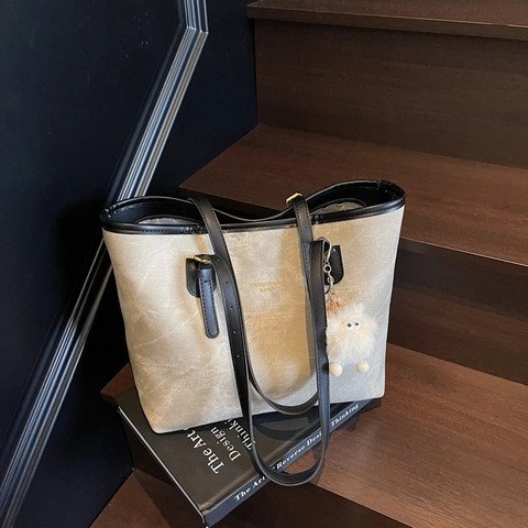 Große Tote Bag PU Leder Marmor Textur Minimalistische Damen Pendler Umhängetasche Mit Plüsch Anhänger