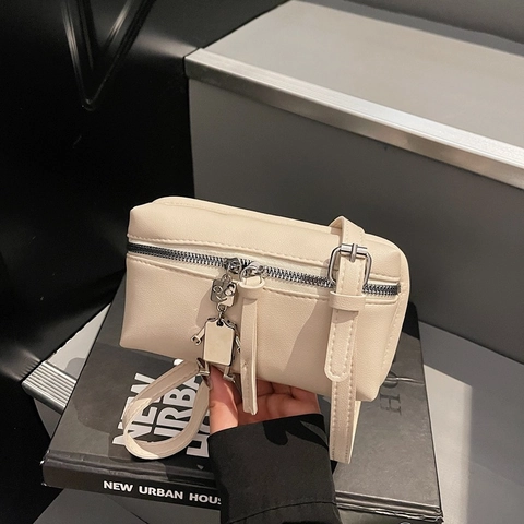 Women Minimalist PU Leather Small Square Crossbody Bag With Robot Charm Trendy Shoulder Messenger Bag For Daily Street Travel Casual Purse
