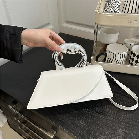 Bolso De Mano Asimétrico De Moda Para Mujer Cuero PU Asa De Metal Irregular Plateada Bolso Bandolera Fiesta