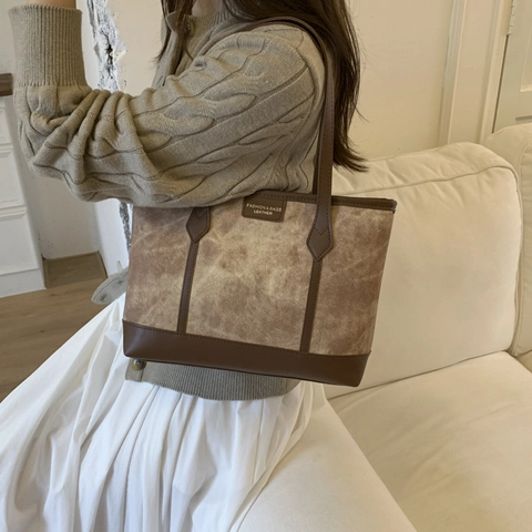 Women Retro PU Leather Tote Bag Large Capacity Minimalist Contrast Color Shoulder Bag For Daily Commute Office Street Fashion