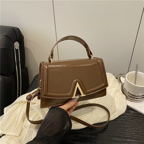 Bolso Pequeño Cuadrado de Cuero de Patente Estilo Francés Mujer Elegante Bolso de Mano Color Sólido Correa Ajustable
