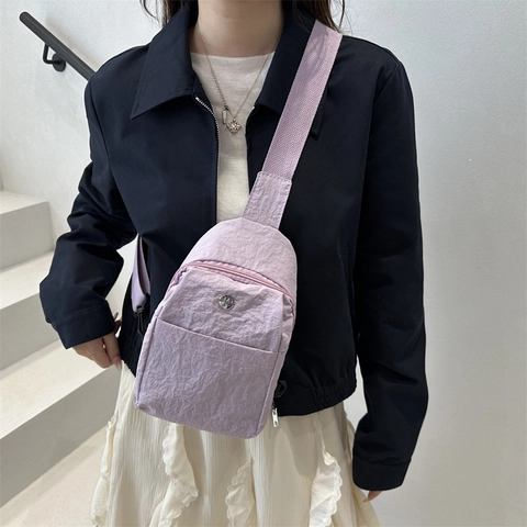 Damen Casual Nylon Brusttasche Geknitterte Textur Umhängetasche Leicht Mode Trendy Kleine Reise Bauchtasche