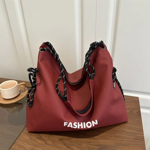 Borsa Tote in Nylon da Donna a Grande Capacità Stampa di Lettere di Moda Borsa a Tracolla Trendy Urban Viaggio Scuola Pendolare