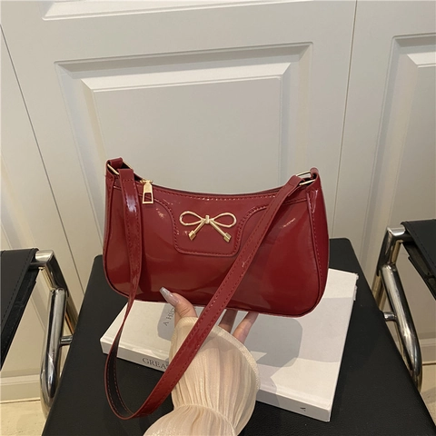 Bolso de Axila de Cuero PU Brillante para Mujer Con Lazo de Metal Dorado Cierre de Cremallera Color Sólido Bolso de Moda para Diario