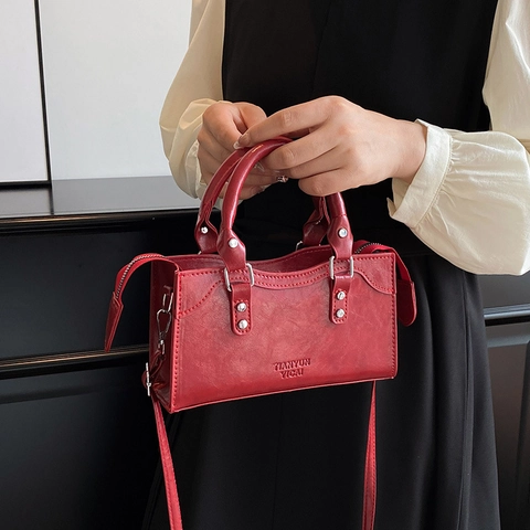 Retro PU Leer Kleine Vierkante Handtas Voor Vrouwen 2025 Nieuwe Mode Klinknagel Schouder Crossbody Tas Casual Dagelijkse Tas