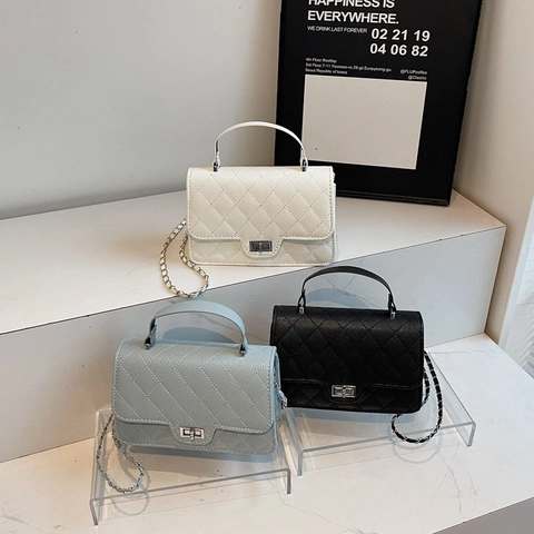Women Quilted Rhombic Pattern Shoulder Bag Synthetic Leather Small Square Crossbody Bag With Top Handle And Metal Chain Strap