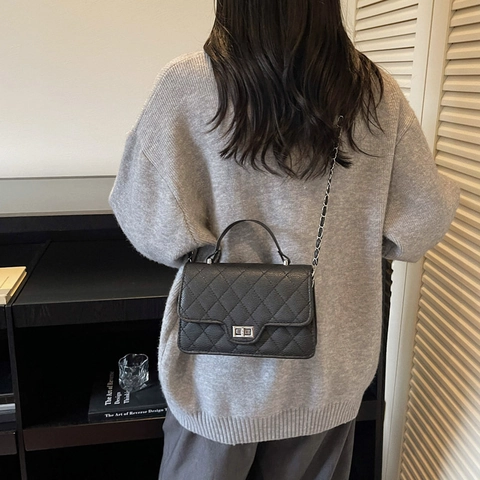 Women Quilted Rhombic Pattern Shoulder Bag Synthetic Leather Small Square Crossbody Bag With Top Handle And Metal Chain Strap