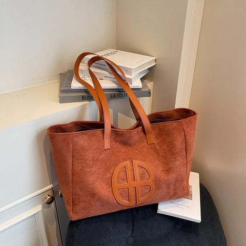 Retro Women Suede Tote Bag Large Capacity Simple Commute Shoulder Bag With Large Circular Logo Autumn Fashion Handbag