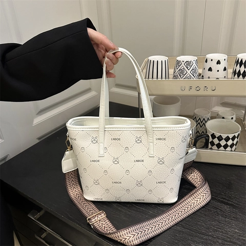 Women Plaid Tote Bag Rabbit Letter Print PU Leather Handbag With Wide Woven Shoulder Strap Casual Commuting Shopping Bag