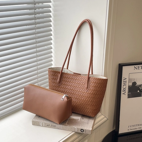 Damen Gewebtes PU-Leder Einkaufstasche Set Große Kapazität Pendler Schultertasche Mit Innentasche Und Holzperlenanhänger