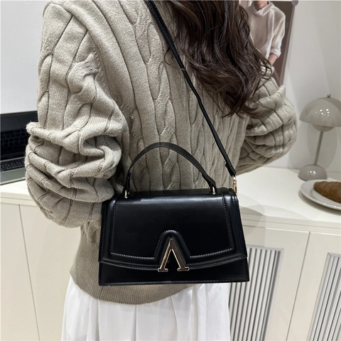 Bolso Cuadrado Pequeño Vintage de Cuero PU para Mujer Con Cierre de Metal en V Asa Superior Correa Ajustable Bolso Bandolera