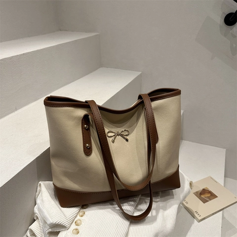 Women Large Capacity PU Leather Tote Bag With Gold Bow Metal Decor Commute Shoulder Bag Fashion Solid Color Handbag