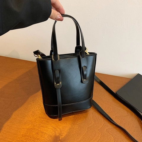 Urban Minimalist Women PU Leather Bucket Bag Elegant Solid Color Handbag With Adjustable Shoulder Strap For Daily Commute