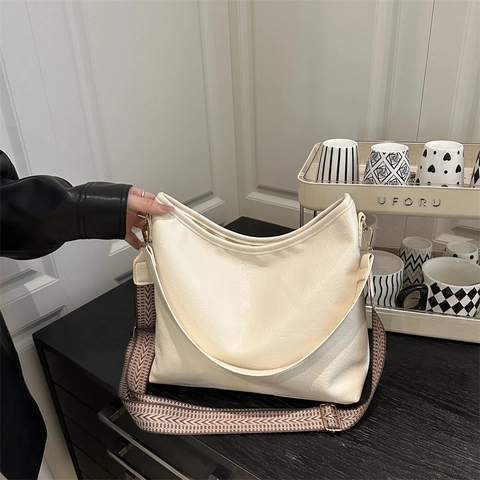 Women Large Capacity PU Leather Tote Bag Retro Hobo Shoulder Bag With Wide Geometric Pattern Strap Casual Daily Handbag