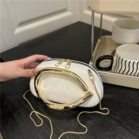 Pochette In Pelle Verniciata Ovale Con Anello Dorato E Tracolla A Catena Piccola Borsa Da Sera Da Donna