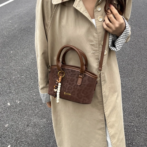 Borsa da Donna in Pelle PU con Stampa Leopardata Borsa a Tracolla Retrò Casual Con Pendaglio di Perline Borsa Tote Vintage