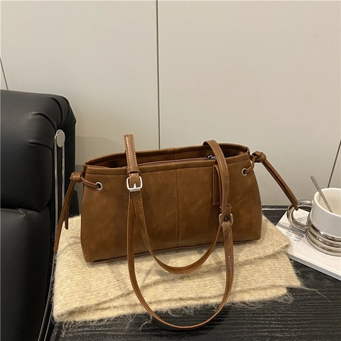 Vintage PU Leder Unterachsel Umhängetasche Damen Maillard Stil Pendler Tote Mit Verstellbarem Riemen Und Ziernähte