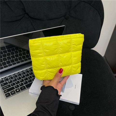 Women Quilted Puffer Clutch Bag Padded Nylon Cosmetic Pouch Zipper Daily Makeup Organizer Solid Color Fashion