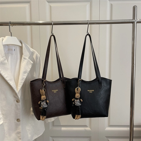 Large Capacity PU Leather Tote Bag For Women Vintage Solid Color Shoulder Bag Versatile Casual Work Handbag With Rabbit Charm