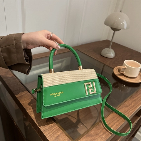 Bolso Cuadrado Pequeño de Cuero PU Cosido de Color Contraste Bolso de Mano con Solapa de Textura de Tela para Mujer Bandolera con Hebilla Dorada