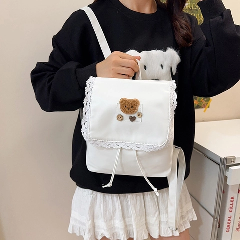 Dames Schattige Beer Patch Kantafwerking PU Leer Rugzak Voor Tieners Japanse Stijl Trekkoord Magnetische Sluiting Schoolrugzak