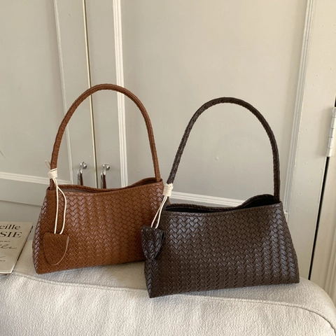 Woven Shoulder Bag PU Leather Large Capacity Armpit Tote Minimalist Retro Style For Women Daily Versatile