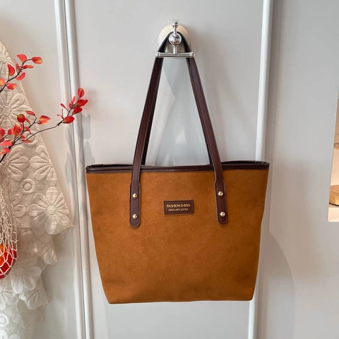 Minimalist PU Suede Tote Bag For Women Large Capacity Fashion Rivet Shoulder Handbag Vintage Casual Office Shopping Bag