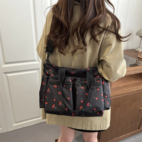 Sac Fourre-Tout À Imprimé Cerises Multi-Poches En Nylon Sac À Main Bandoulière Pour Femmes Style Décontracté