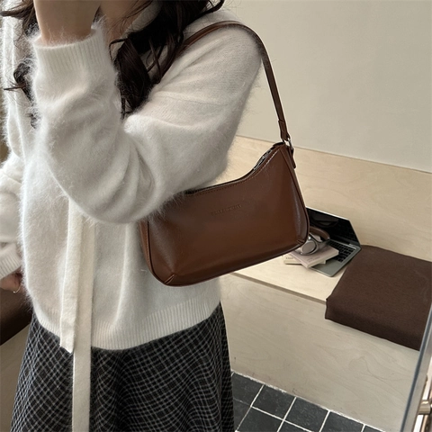 Bolso de Axila de Cuero PU Retro para Mujer Bolso de Hombro de Media Luna Minimalista Bolso de Mano Versátil Color Sólido