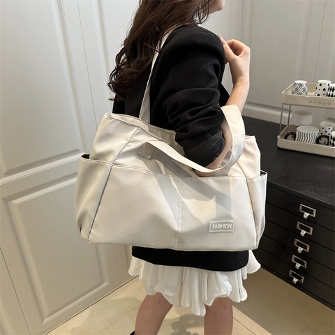 Grote Dames Nylon Tote Bag Lichtgewicht Meerdere Zakken Rits Woon-Werkverkeer Trendy Schoudertas Nieuw