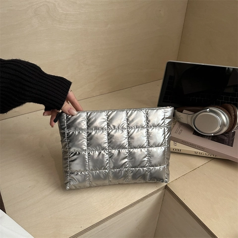 Women's Puffy Quilted Metallic Clutch Large Capacity Space Cotton Makeup Bag Fashion Street Style Handheld Toiletry Pouch