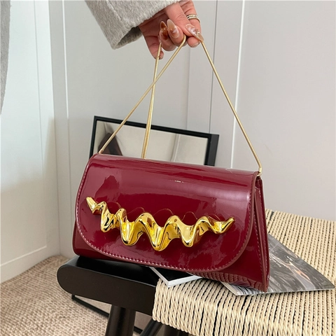Women Patent Leather Crossbody Bag With Golden Wave Metal Handle Fashion Chain Shoulder Bag Party Clutch Evening Handbag