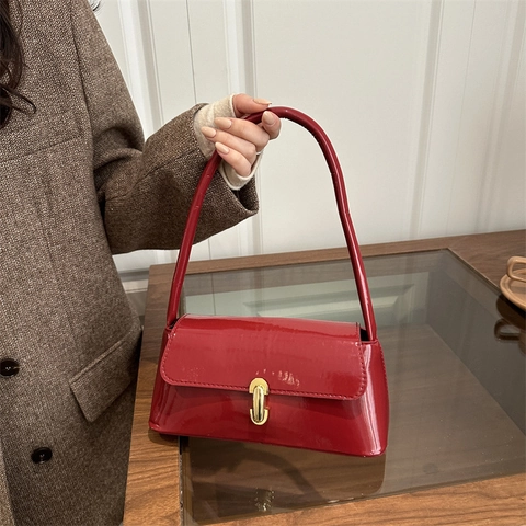 Vintage Lackleder Unterarmtasche Für Damen Glänzende PU Schultertasche Mit Gold Metall Verschluss Minimalistische Baguette Tasche