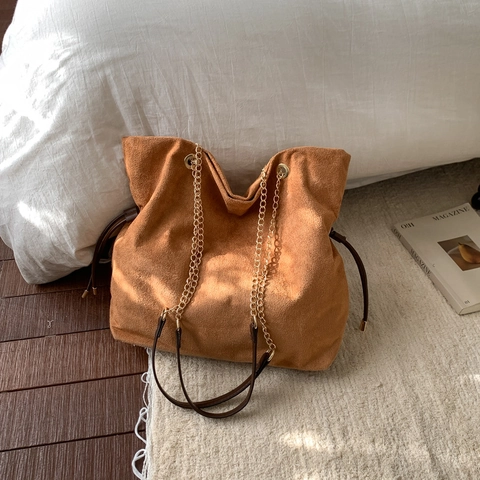 Women's Urban Minimalist Suede Look PU Tote Bag With Golden Chain Strap Large Capacity Retro Shoulder Bag For Daily Commute