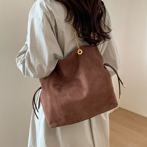 Women's Urban Minimalist Suede Look PU Tote Bag With Golden Chain Strap Large Capacity Retro Shoulder Bag For Daily Commute