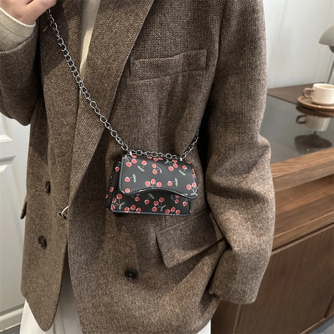 Dames Mini Telefoon Crossbody Tas PU-leer Kers Aardbei Lip Bedrukking Metalen Ketting Kleine Vierkante Klep Tas Winter Tas