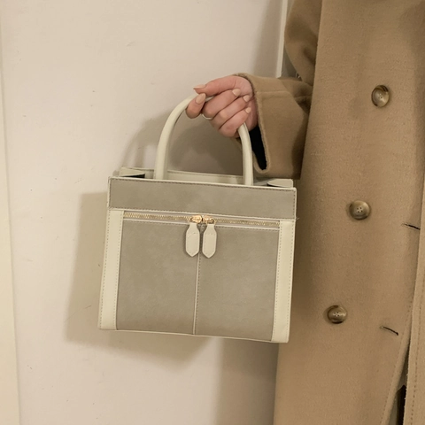 Women Vintage Frosted PU Leather Crossbody Bag Minimalist Structured Tote Handbag With Gold Double Zippers For Daily Use