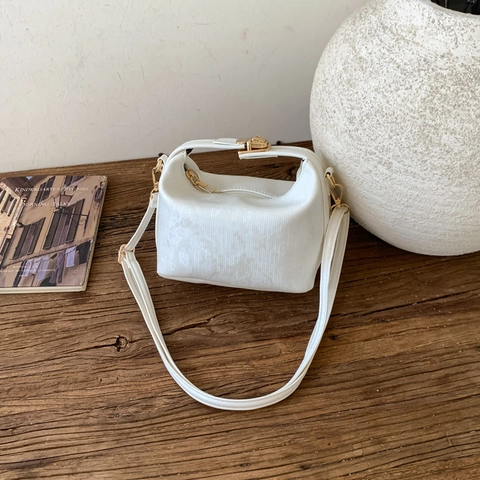 Borsa a Tracolla da Donna Trendy in PU Texture a Costine Verticali Con Hardware Dorato Tracolla Regolabile Borsa Casual