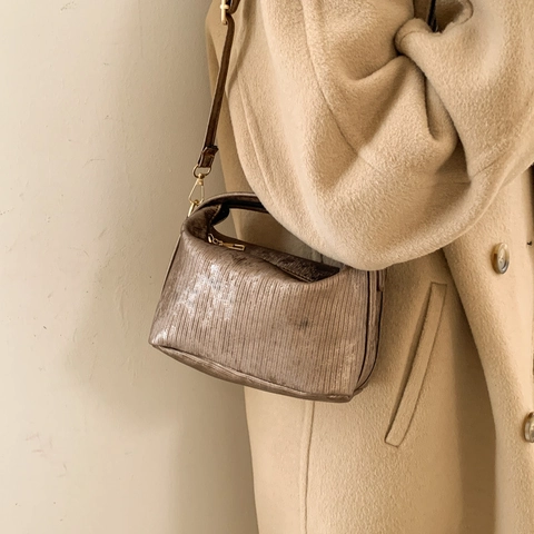 Borsa a Tracolla da Donna Trendy in PU Texture a Costine Verticali Con Hardware Dorato Tracolla Regolabile Borsa Casual