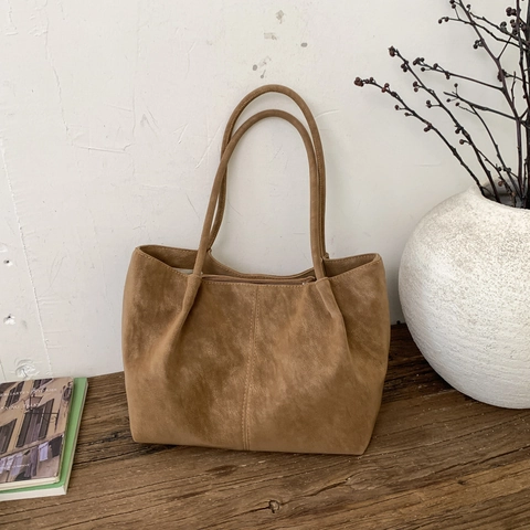 Borsa Tote da Donna in Pelle PU Opaca di Grande Capacità Borsa a Spalla Vintage Minimalista per il Pendolarismo Quotidiano con Ciondolo