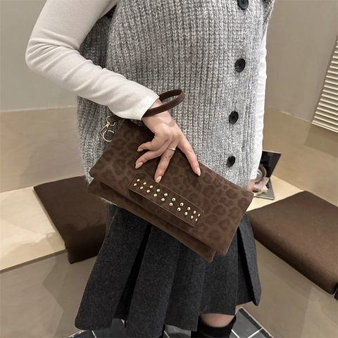 Leopard Print Synthetic Suede Envelope Clutch Bag With Gold Rivets And Wrist Strap For Women Fashion Streetwear