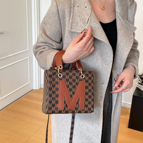 Damen Retro Monogramm M Buchstabe Druck Handtasche PU Leder Top Handle Crossbody Satchel Tasche Mit Abnehmbarem Gurt Mode Schultertasche