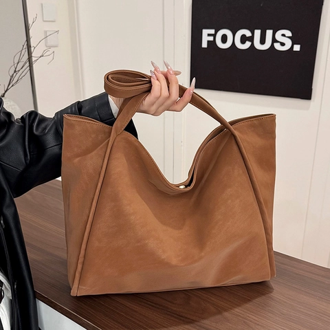 Vintage PU Leather Tote Bag Large Capacity Minimalist Women Shoulder Bag Solid Color Fashion Handbag For Daily Commuting