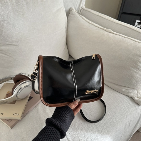 Elegante Glänzende PU-Leder Umhängetasche Für Damen Kontrastnähte Kleine Quadratische Schultertasche Mit Verstellbarem Riemen